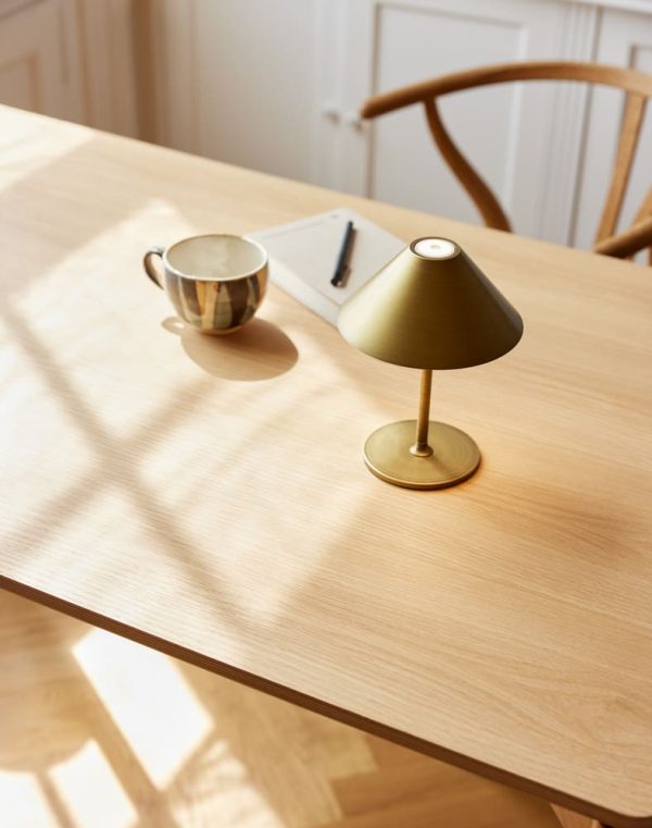 Halo Design Hygge Batteri Bordlampe Ø15 Antik Messing Miljø-4