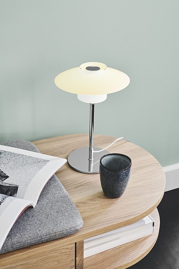 Halo Design Scandinavia Bordlampe Opalglas Miljøbillede 1